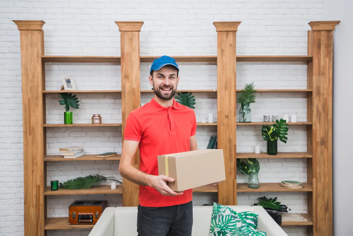 Professional packing and furniture assembly service for a Dubai move